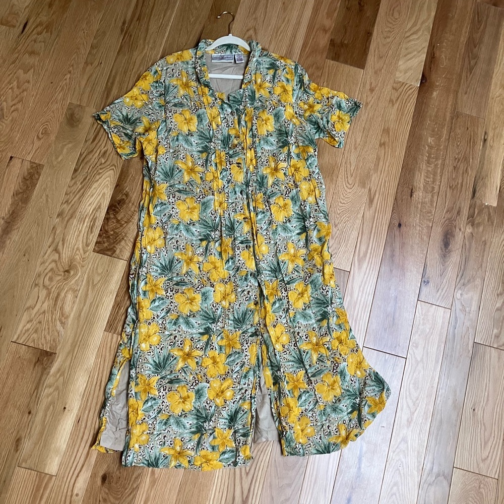 Vintage plus breezy button down dress!